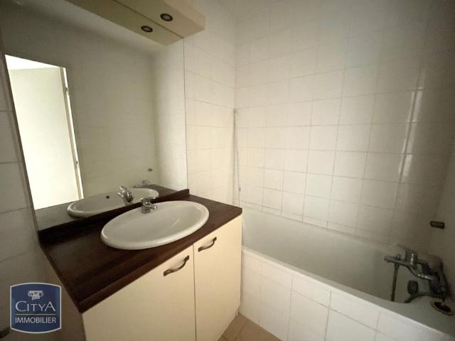 Location Appartement 2 pièces 42m² ST ETIENNE 42100