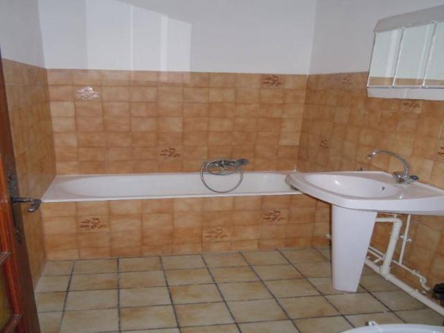 Location appartement 2 pièces 47.5 m² à Mâcon 71000 4 420 €
