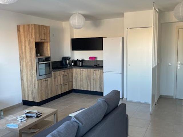 Location Appartement 2 pièces 47 m2 Marignane