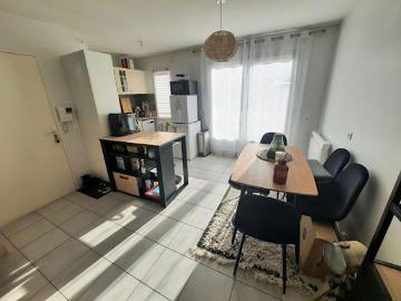 Location Appartement 2 pièces 47 m2 Mézières sur Seine