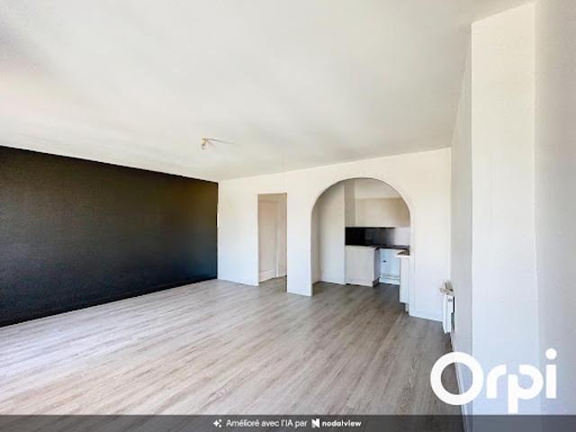 Location Appartement 2 pièces 47 m2 Saint Flour