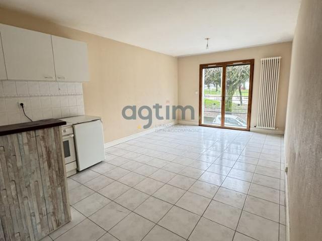 Location Appartement 2 pièces 47m² LA ROCHE SUR YON 85000