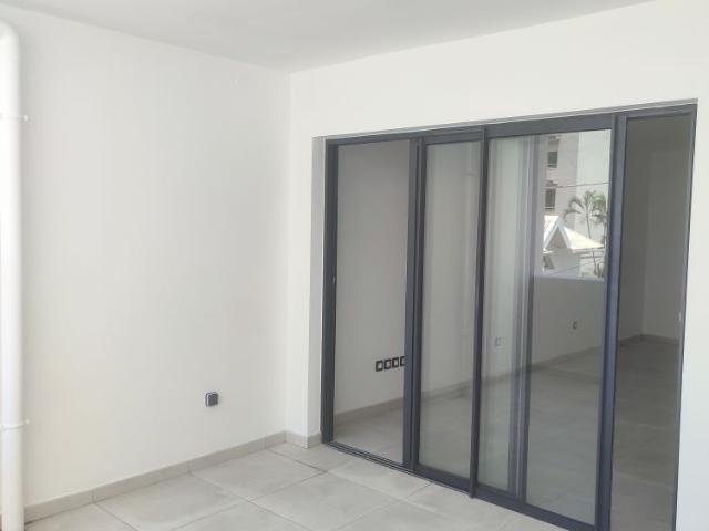 Location Appartement 2 pièces 47m² ST DENIS 97400