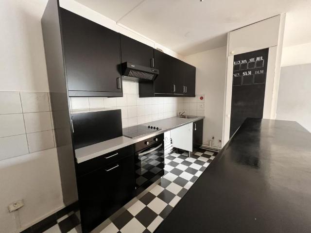 Location Appartement 2 pièces 47m² PARIS 19ème