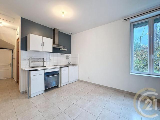 Location Appartement 2 pièces 47m² PRINGY 77310