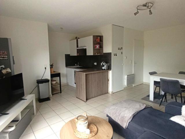 Location appartement 2 pièces, 44.48m², Ris Orangis