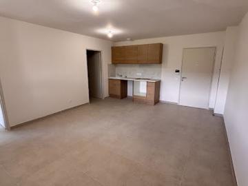 Location Appartement 2 pièces 44 m2 La Destrousse