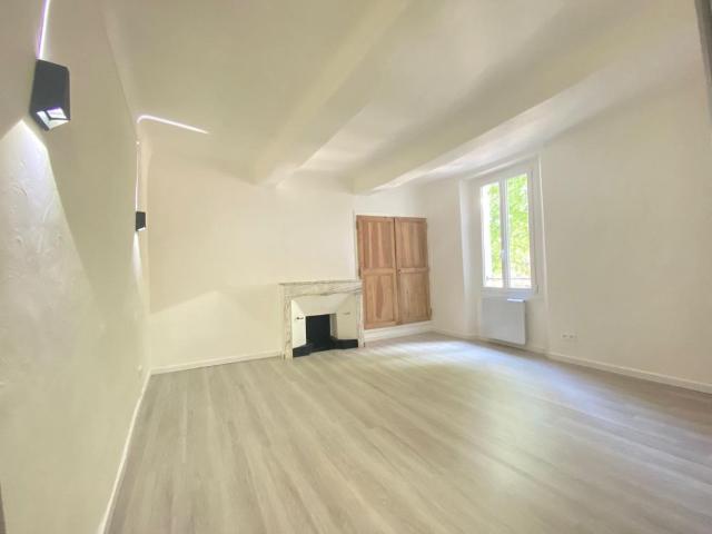Location Appartement 2 pièces 44m² CARCES 83570