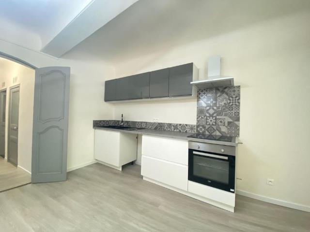Location Appartement 2 pièces 44m² CARCES 83570