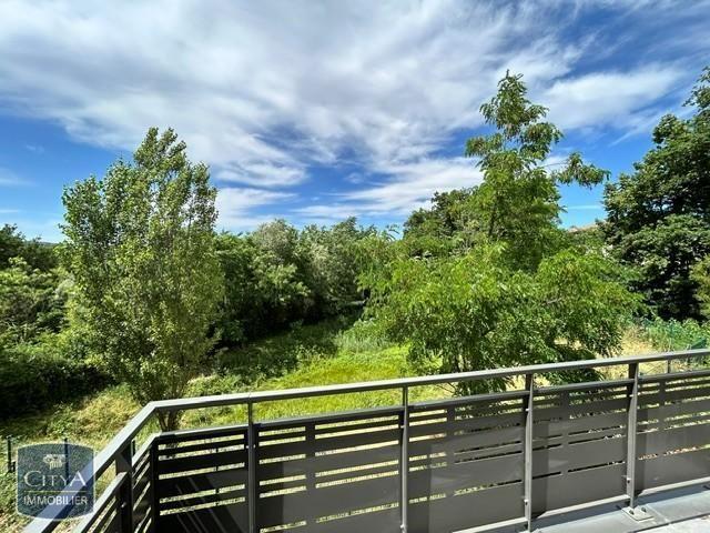 Location Appartement 2 pièces 44m² CHARBONNIERES LES BAINS 69260
