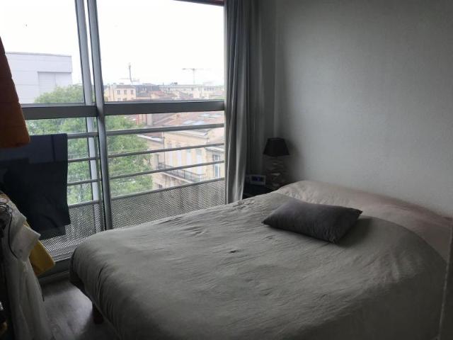 Location Appartement 2 pièces 44m² BORDEAUX 33300