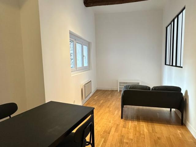 Location Appartement 2 pièces 44m² LE LUC 83340