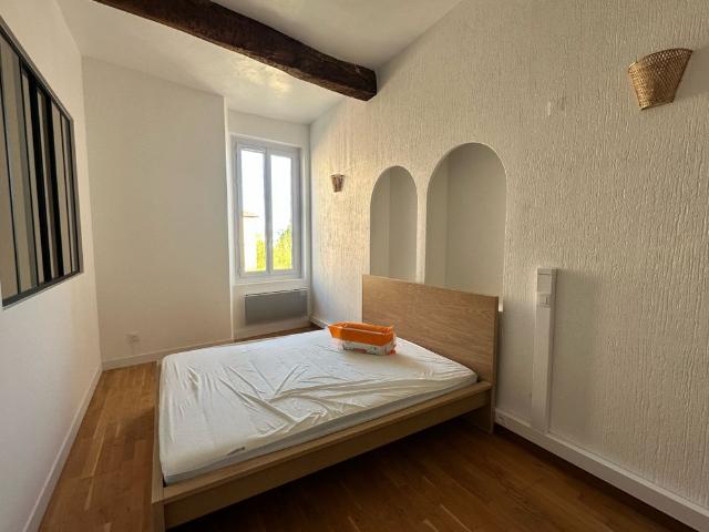 Location Appartement 2 pièces 44m² LE LUC 83340