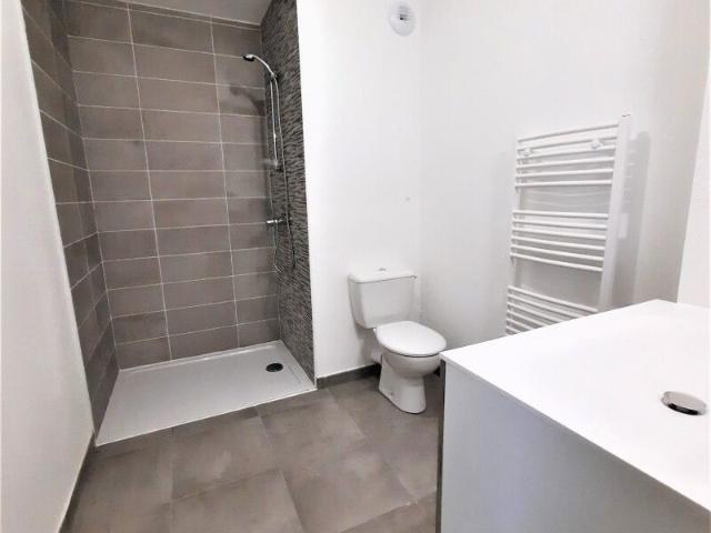 Location Appartement 2 pièces 44m² NIMES 30000
