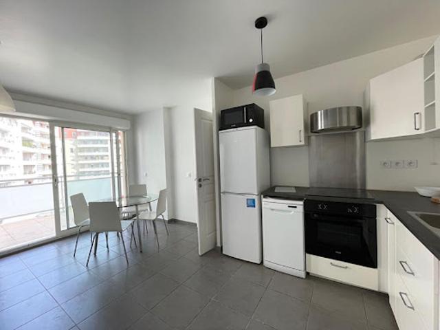 Location Appartement 2 pièces 45.74 m2 Marseille 8ème
