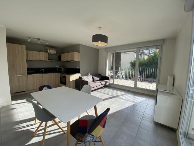Location Appartement 2 pièces 45m² COLLONGES AU MONT D OR 69660