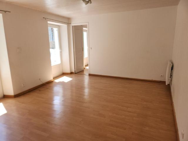 Location Appartement 2 pièces 45m² COLMARS 04370