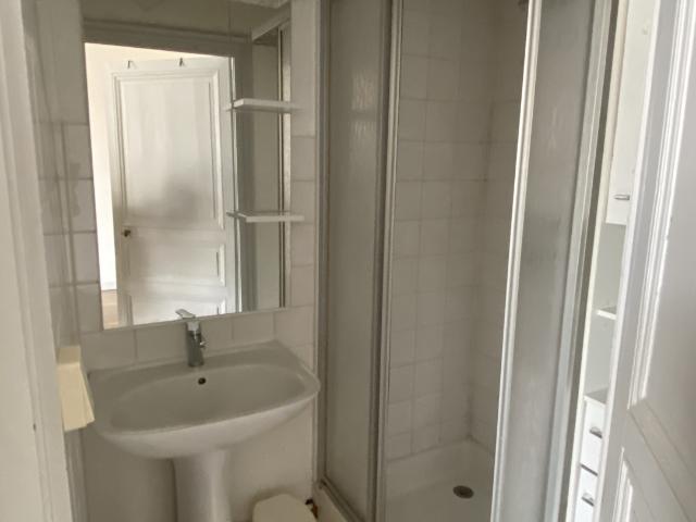 Location Appartement 2 pièces 45m² ANGERS 49000