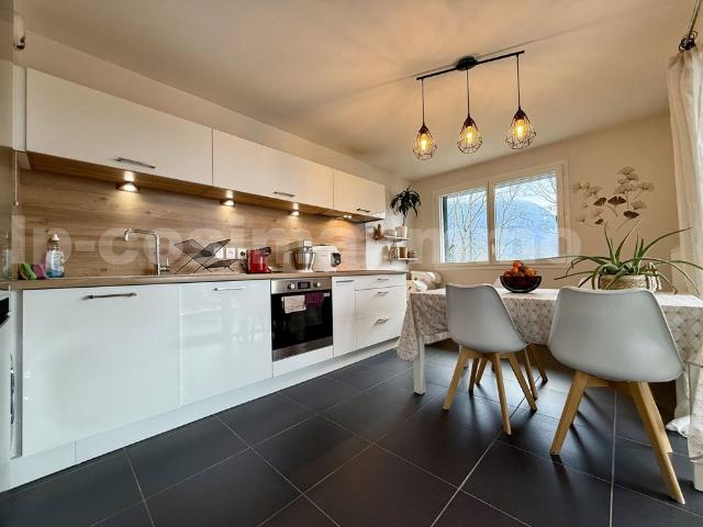 Location Appartement 2 pièces 45m² BONNEVILLE 74130
