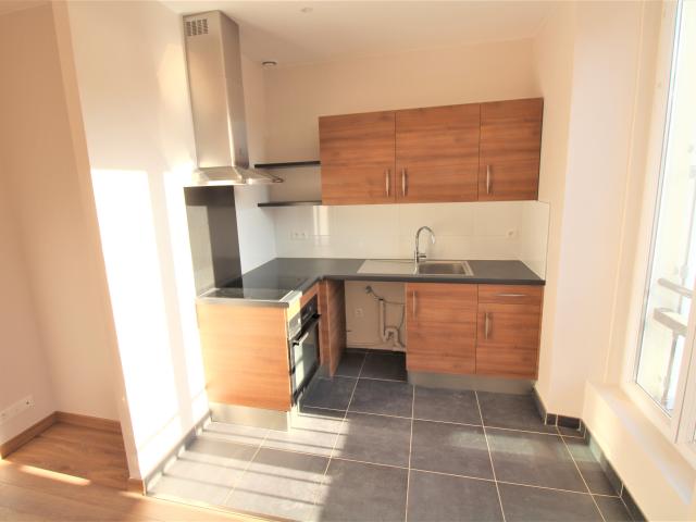Location Appartement 2 pièces 45m² BORDEAUX 33300