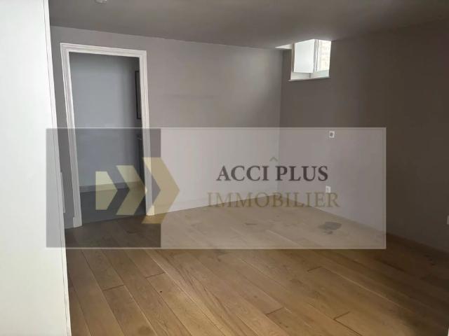 Location Appartement 2 pièces 45m² NIMES 30000