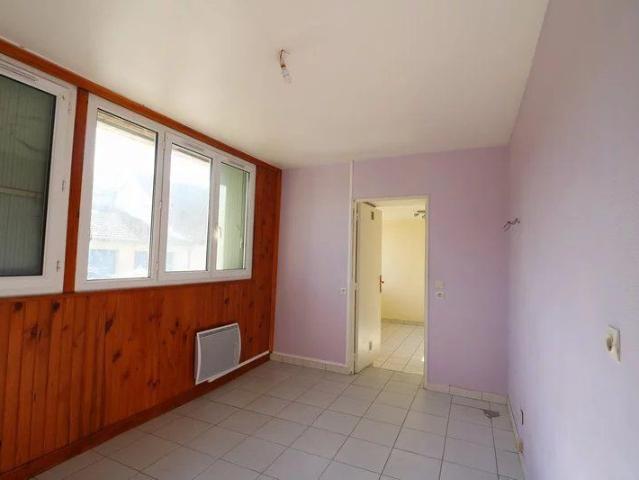 Location Appartement 2 pièces 45m² ST PIERRE LE MOUTIER 58240