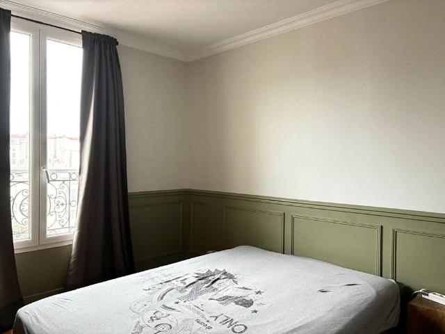 Location Appartement 2 pièces 45m² PARIS 18ème