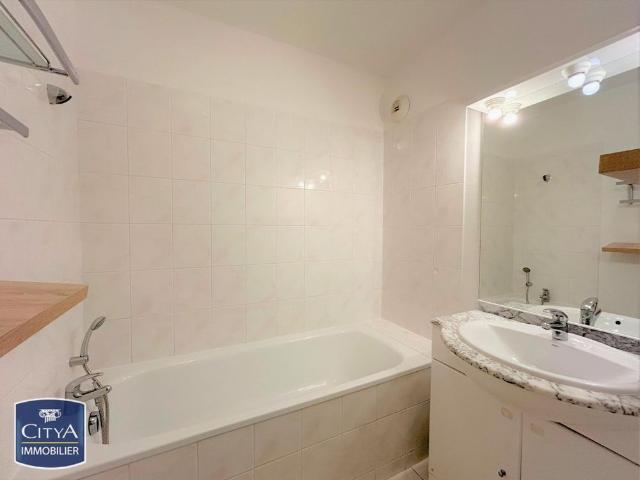 Location Appartement 2 pièces 45m² PINEUILH 33220