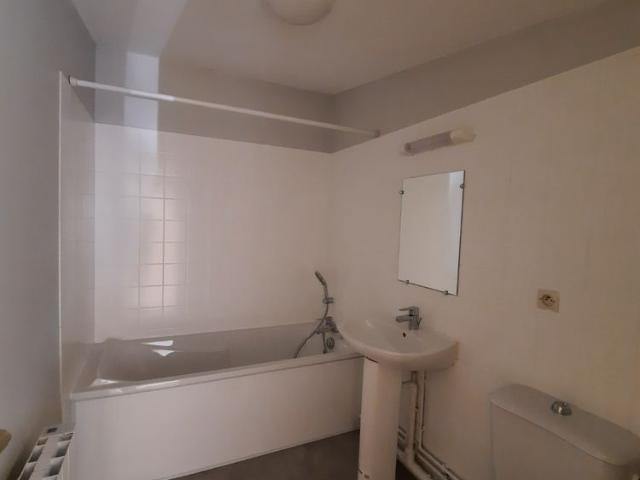 Location appartement 2 pièces, 46.00m², Jonzac