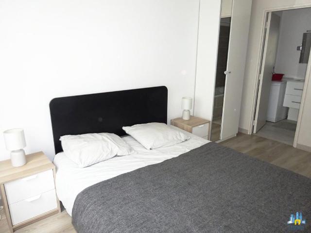 Location Appartement 2 pièces 46m² COURBEVOIE 92400