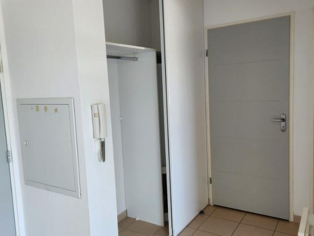 Location Appartement 2 pièces 46m² AMBARES ET LAGRAVE 33440
