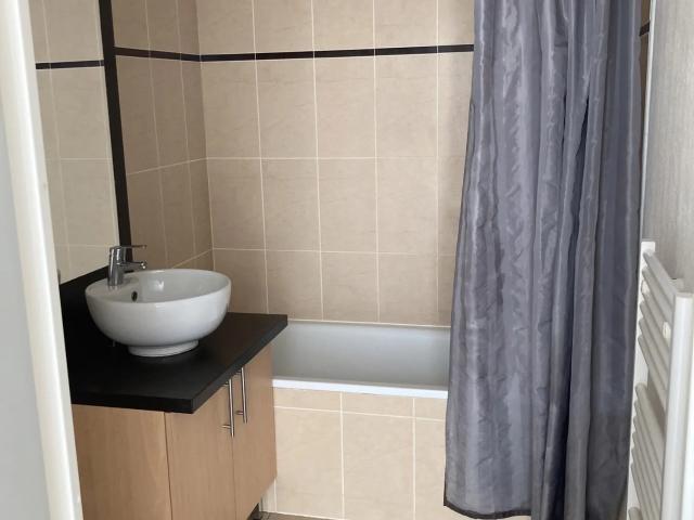 Location Appartement 2 pièces 46m² AMBARES ET LAGRAVE 33440