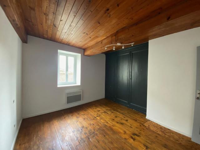 Location Appartement 2 pièces 46m² LAVARDAC 47230