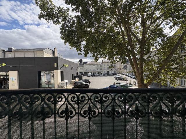 Location Appartement 2 pièces 46m² SAUMUR 49400