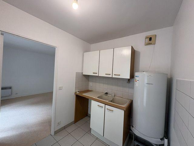 Location Appartement 2 pièces 46m² PARIS 18ème