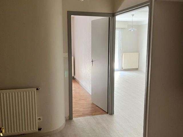 Location appartement 2 pièces, 48.50m², La Roche sur Yon