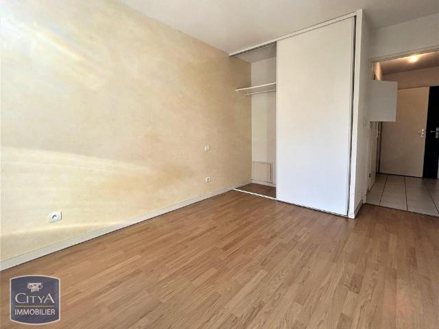 Location Appartement 2 pièces 48m² CAUSSADE 82300