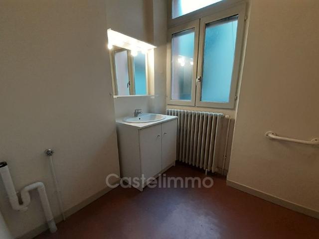 Location Appartement 2 pièces 48m² CASTELSARRASIN 82100