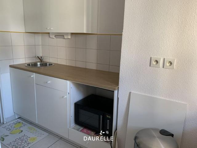 Location Appartement 2 pièces 48m² CHATEAURENARD 13160