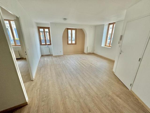 Location Appartement 2 pièces 48m² BLAYE 33390
