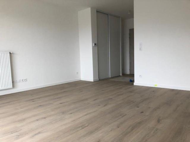 Location Appartement 2 pièces 48m² LE MESNIL ESNARD 76240