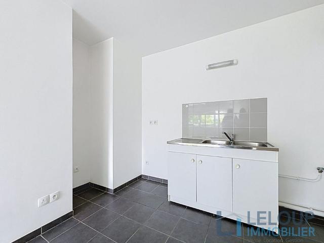 Location Appartement 2 pièces 48m² MONT ST AIGNAN 76130