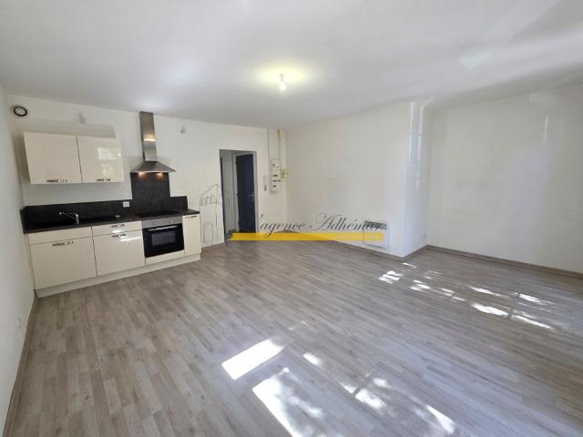Location Appartement 2 pièces 48m² MONTELIMAR 26200