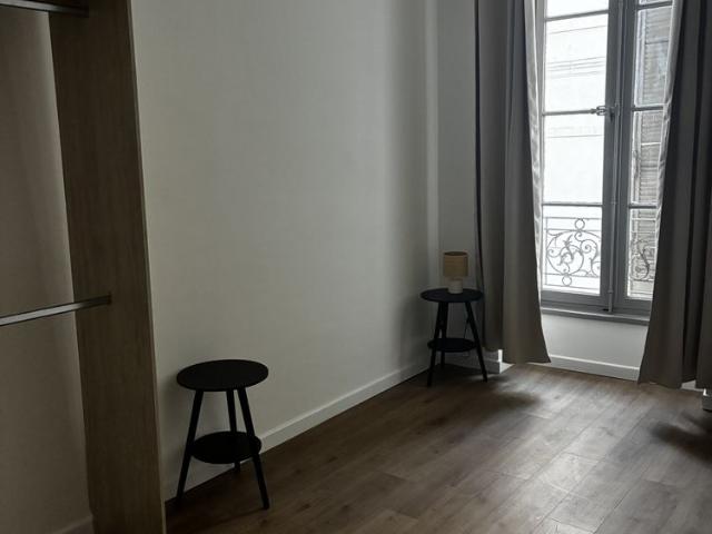 Location Appartement 2 pièces 48m² NIMES 30000