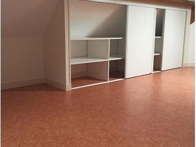 Location Appartement 2 pièces 48m² SAUMUR 49400