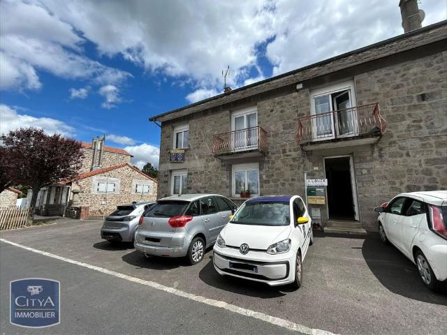 Location Appartement 2 pièces 48m² ST ROMAIN LACHALM 43620