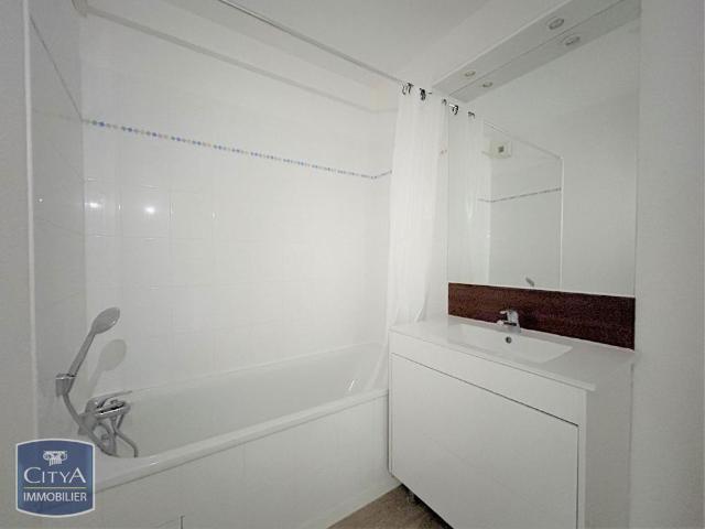 Location Appartement 2 pièces 48m² PINEUILH 33220