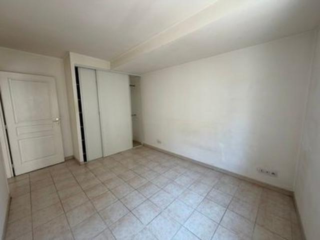 Location Appartement 2 pièces 48m² TOULON 83200