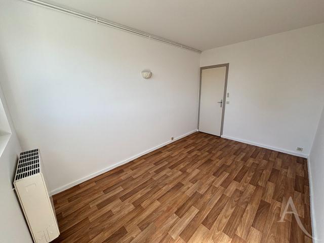 Location appartement 2 pièces, 49.00m², Châteauroux