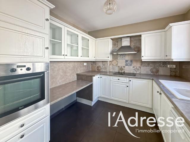 Location appartement 2 pièces, 49.00m², Aubagne